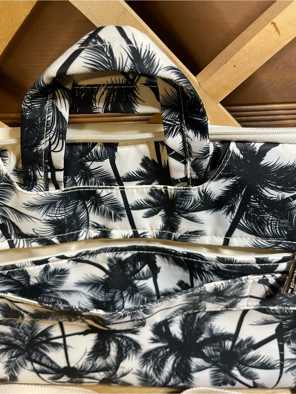 Canvaslife Messenger Bag /Black & White Palm Tree Print